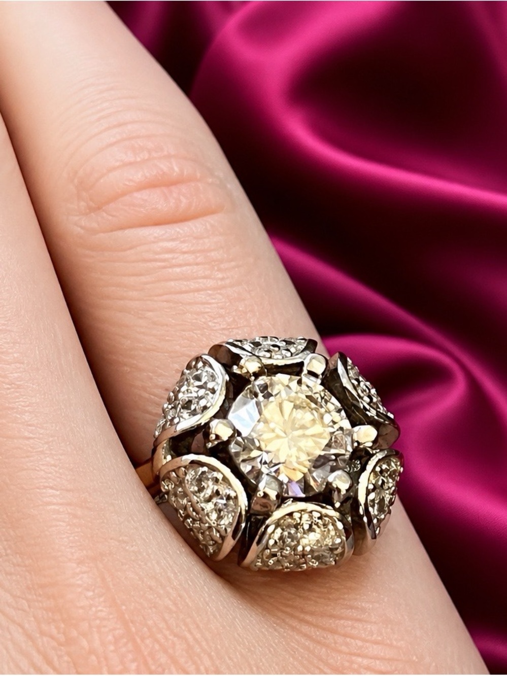 Ladies AAA Moissanite D-Color, VVSI. 7mm, Rhodium over 925 S.Silver